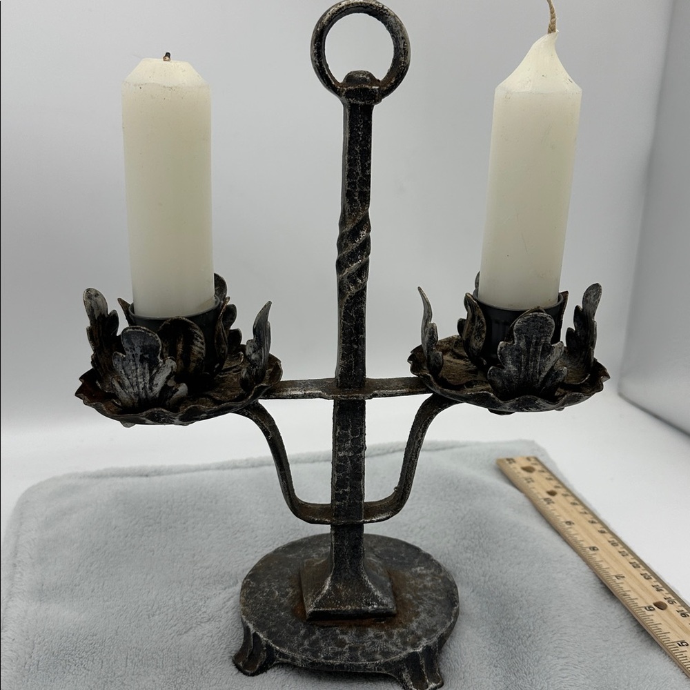 Vintage Wrought Iron 2 Larger Candelabra Leaf Motif’s - Picture 2 of 10